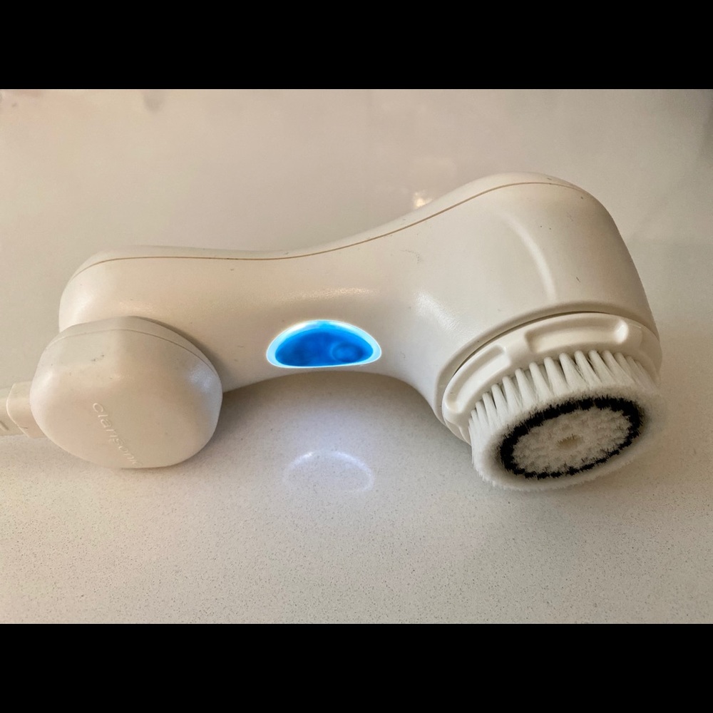 🛁 Clarisonic Mia +  Brand New Head Brush 🛁